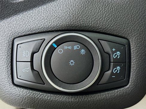 Used 2017 Ford Escape SE w/ Equipment Group 201A image 10