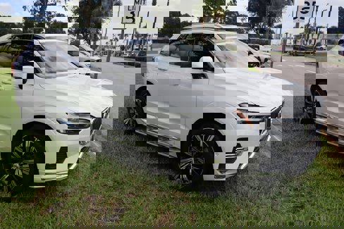 Certified 2023 Volvo XC60 B5 Plus w/ Protection Package Premier image 1