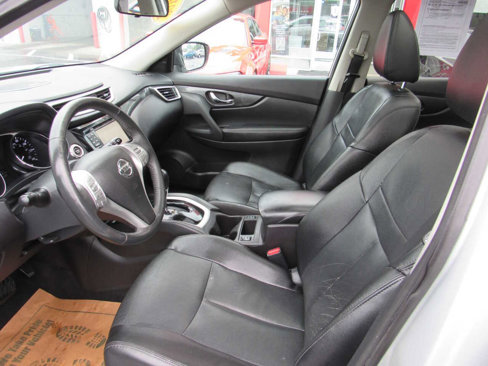 Used 2016 Nissan Rogue SL w/ SL Premium Package image 13