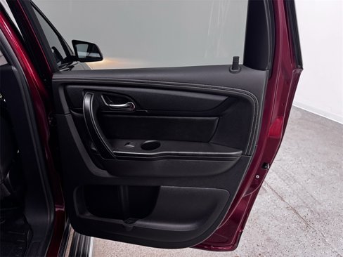 Used 2017 Chevrolet Traverse LT image 13