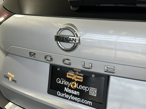 Used 2021 Nissan Rogue SV image 16