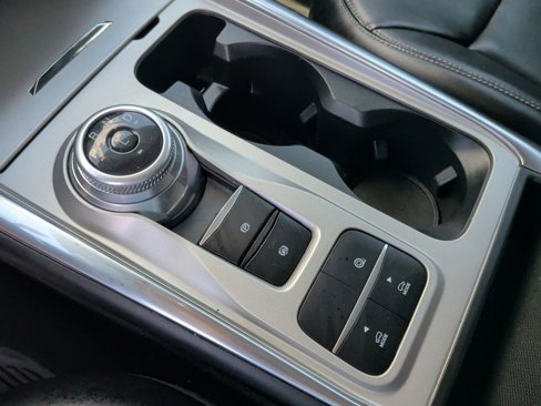 Used 2023 Ford Explorer XLT w/ Equipment Group 202A image 27