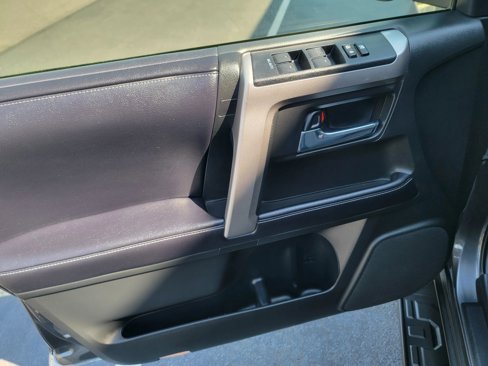 Used 2018 Toyota 4Runner SR5 Premium image 24