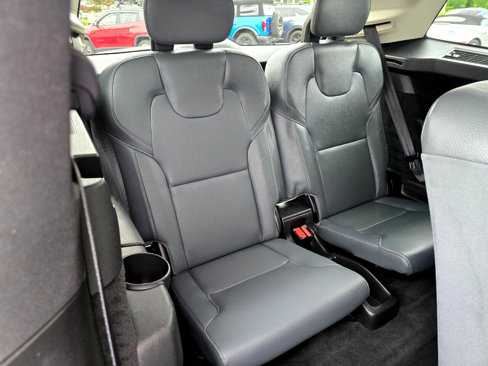 Used 2020 Volvo XC90 T6 Momentum w/ Protection Package Premier image 16