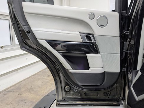 Used 2016 Land Rover Range Rover Supercharged image 16