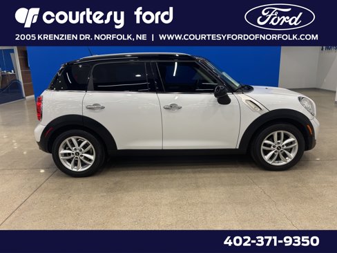 Used 2014 MINI Cooper Countryman image 1