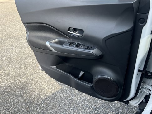 Certified 2024 Nissan Kicks SV image 15