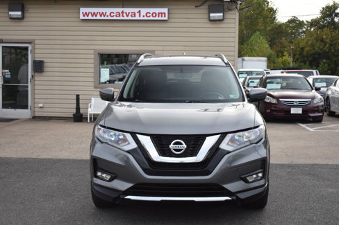 Used 2017 Nissan Rogue SV image 3