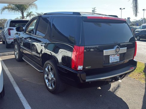 Used 2012 Cadillac Escalade Luxury image 3