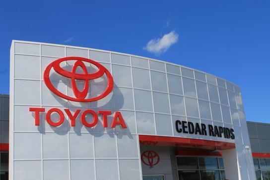 Cedar Rapids Toyota : Hiawatha, IA 52233 Car Dealership, and Auto ...