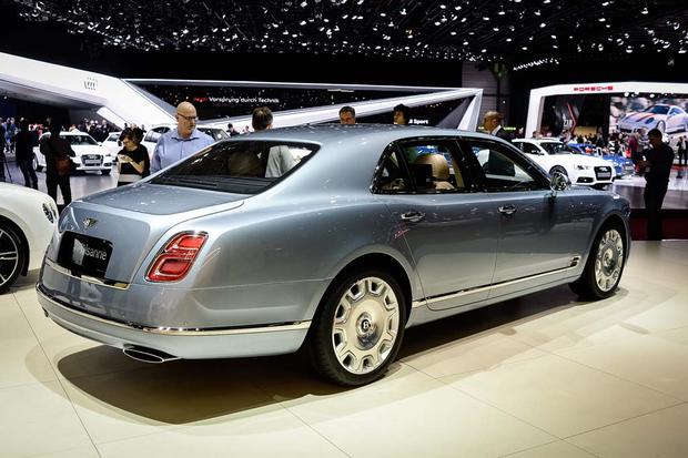 2017 Bentley Mulsanne and 2017 Bentley Flying Spur V8 S: Geneva Auto ...