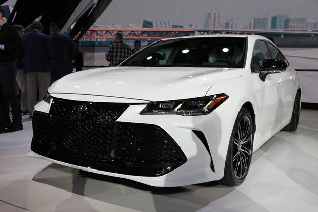 2016 Toyota Camry vs. 2016 Toyota Avalon: What's the ...