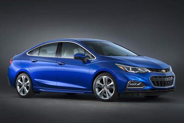 10 Honda Civic vs. 10 Chevrolet Cruze: Which Is Better ...