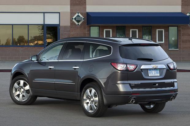 2016 Nissan Pathfinder Vs 2016 Chevrolet Traverse Which Is