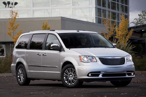 2012 Chrysler Town & Country: New Car Review - Autotrader