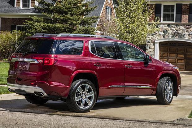 2016 Vs 2017 Gmc Acadia What S The Difference Autotrader