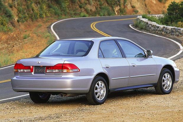 1997 2001 Toyota Camry Vs 1998 2002 Honda Accord Which Is