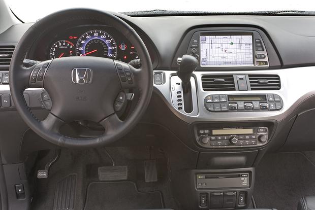 2005 2010 Honda Odyssey Vs 2004 2010 Toyota Sienna Which