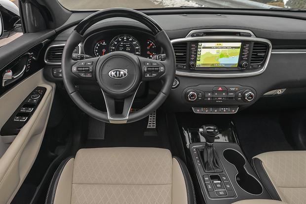 2015 Vs 2016 Kia Sorento What S The Difference Autotrader