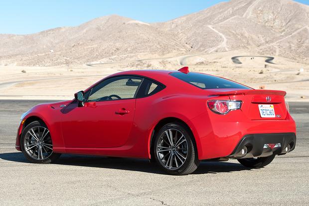 2015 Scion Fr S Vs 2015 Subaru Brz What S The Difference