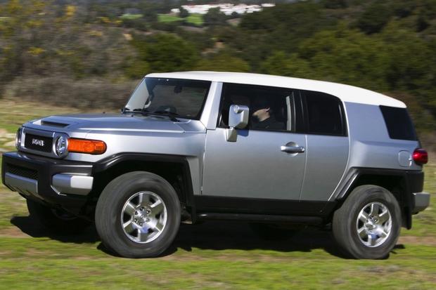 2007 2012 Toyota Fj Cruiser Used Car Review Autotrader