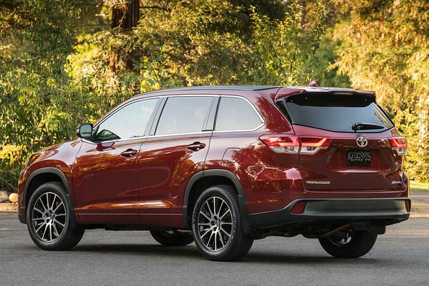 2016 vs. 2017 Toyota Highlander: What's the Difference ...