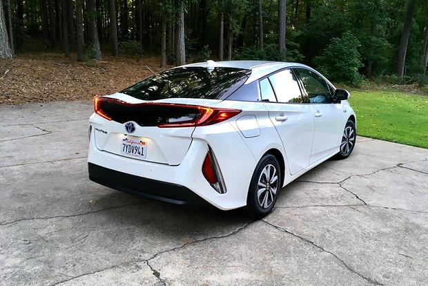 2018 Toyota Prius Prime: MPG and Techies - Autotrader