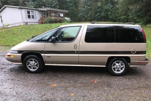 toyota old minivan