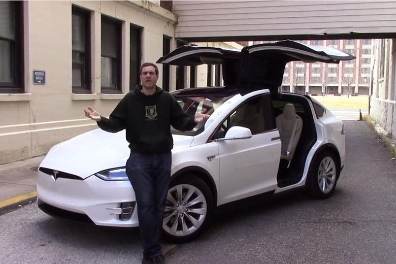 Heres Why The Tesla Model X Is Not An Awful Car Autotrader