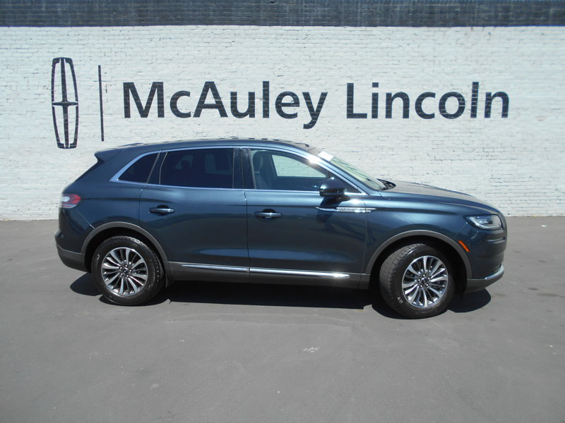Certified 2022 Lincoln Nautilus FWD w/ Premium Package image 1