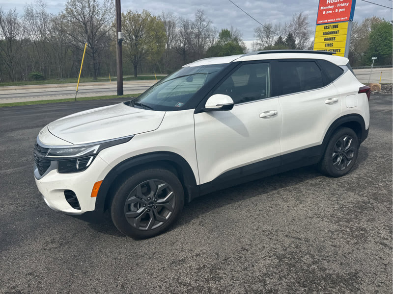 Certified 2024 Kia Seltos S image 1