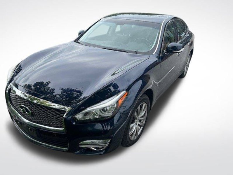 Used 2016 INFINITI Q70 3.7 image 1