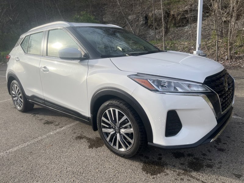 Certified 2021 Nissan Kicks SV image 1