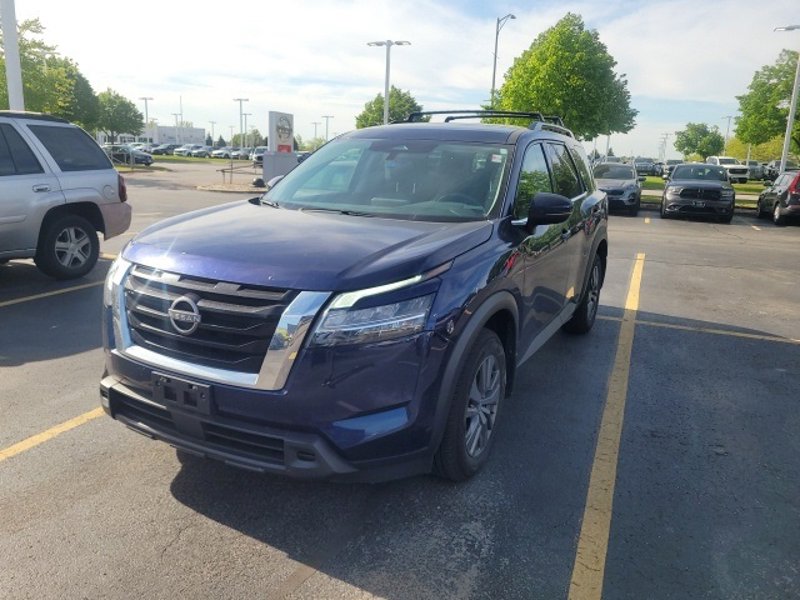 Certified 2022 Nissan Pathfinder SV image 1
