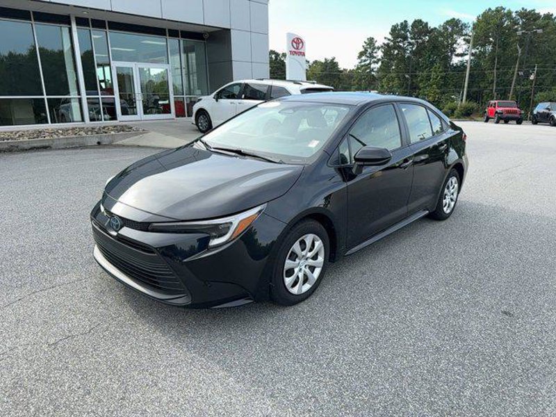 Certified 2023 Toyota Corolla LE image 1