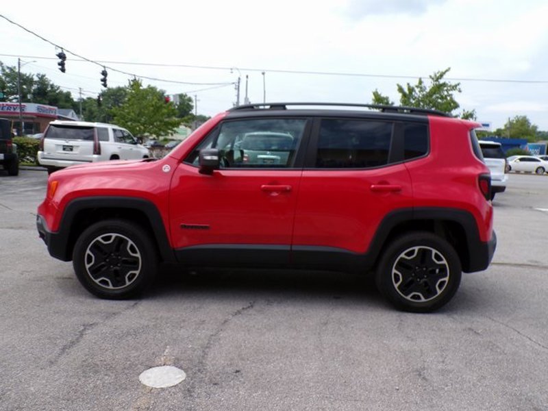 Used 2016 Jeep Renegade Trailhawk image 1