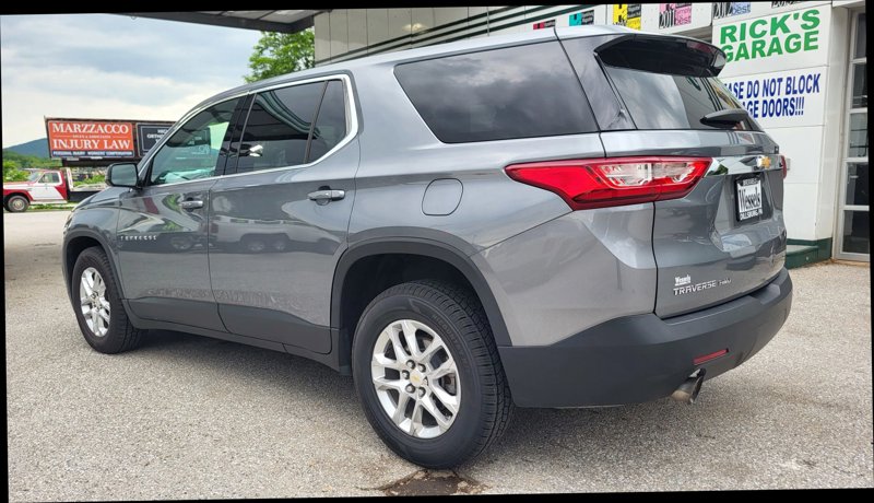 Used 2018 Chevrolet Traverse LS image 1