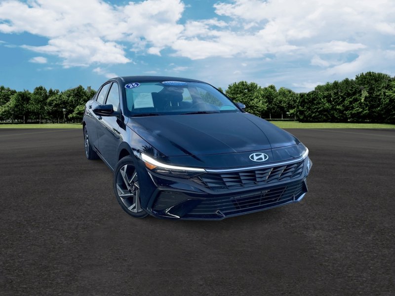Certified 2025 Hyundai Elantra Sport image 1