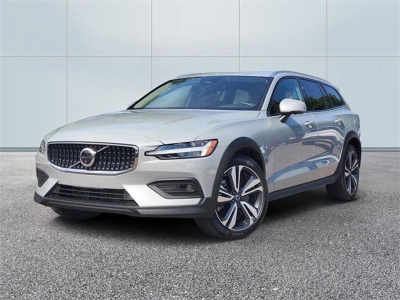 Certified 2025 Volvo V60 B5 Cross Country Plus w/ Protection Package Premier image 1