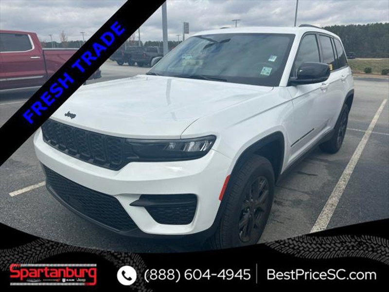 Certified 2024 Jeep Grand Cherokee Altitude image 1