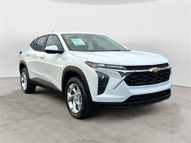 Certified 2024 Chevrolet Trax LS w/ LS Convenience Package image 1
