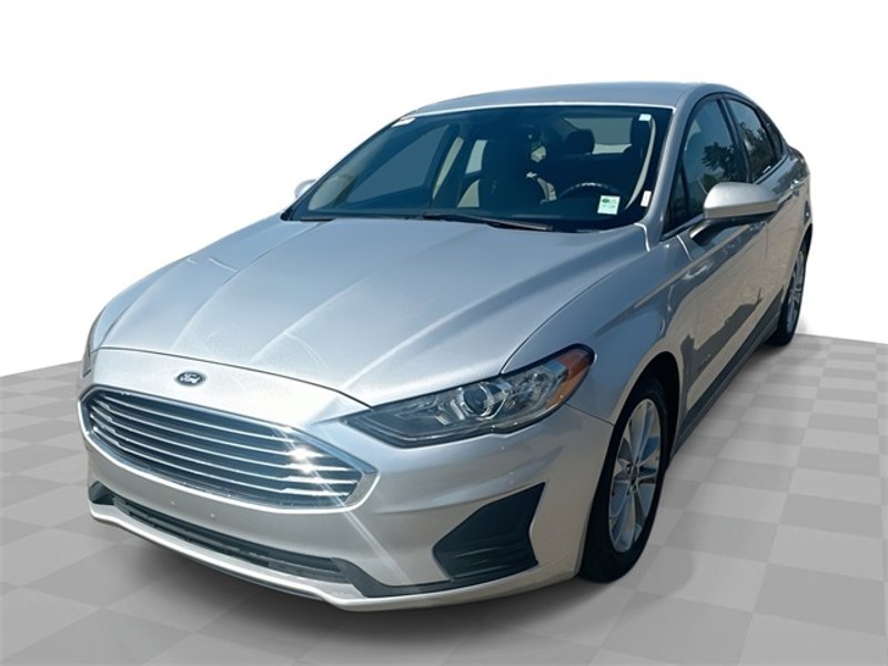 Used 2019 Ford Fusion SE image 1