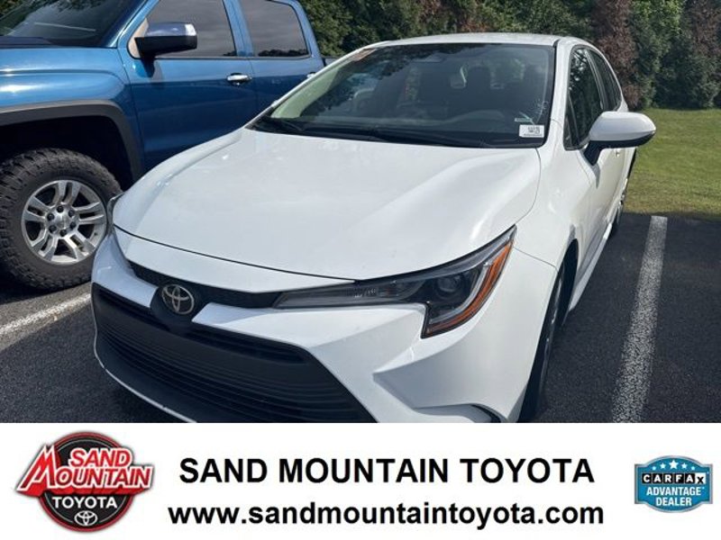 Used 2023 Toyota Corolla LE image 1