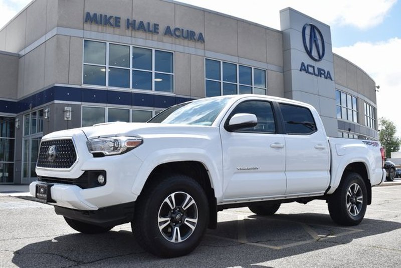 Used 2018 Toyota Tacoma TRD Sport image 1