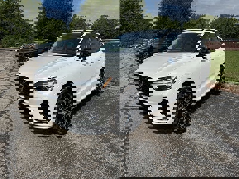 Certified 2025 Volvo XC60 B5 Plus w/ Protection Package Premier image 1