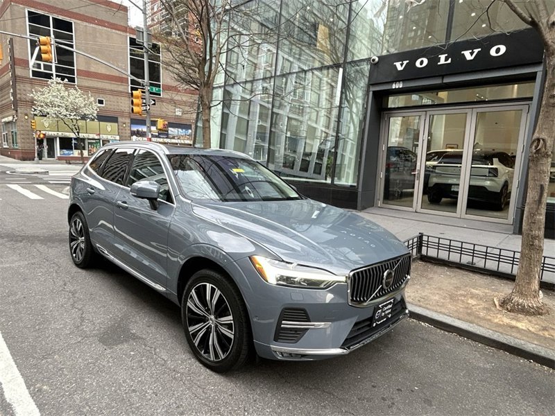 Certified 2022 Volvo XC60 B6 Inscription w/ Advanced Package image 1