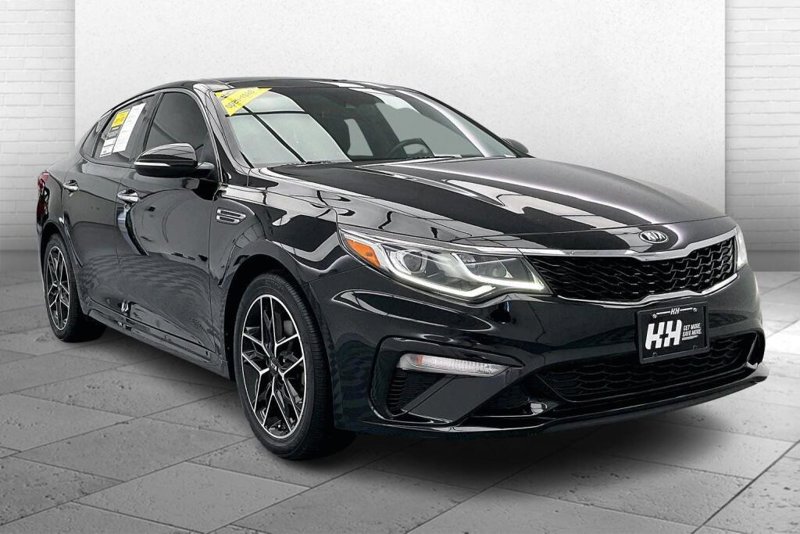 Used 2020 Kia Optima SE image 1
