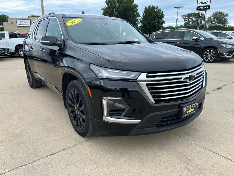Certified 2023 Chevrolet Traverse Premier w/ LPO, Floor Liner Package image 1