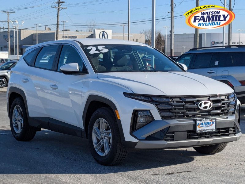 Certified 2025 Hyundai Tucson SE image 1