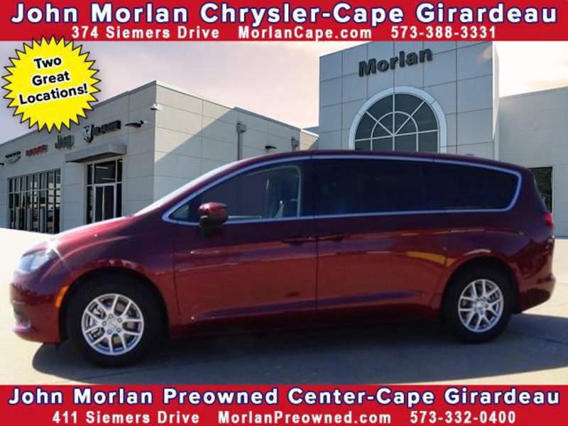 Certified 2023 Chrysler Voyager LX image 1